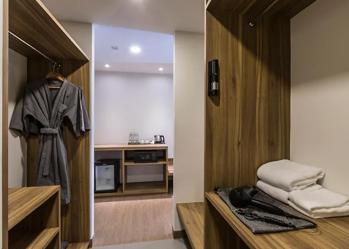 Canalis Suvarnabhumi Airport - Free Scheduled Shuttle From To Suvarnabhumi Airport Hotel Bangkok